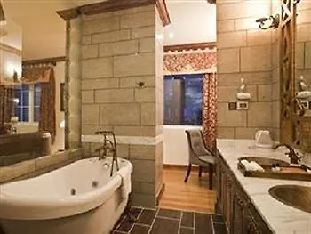 Seventeen Saloon Hotel Da Nang 3*,  Vietnam